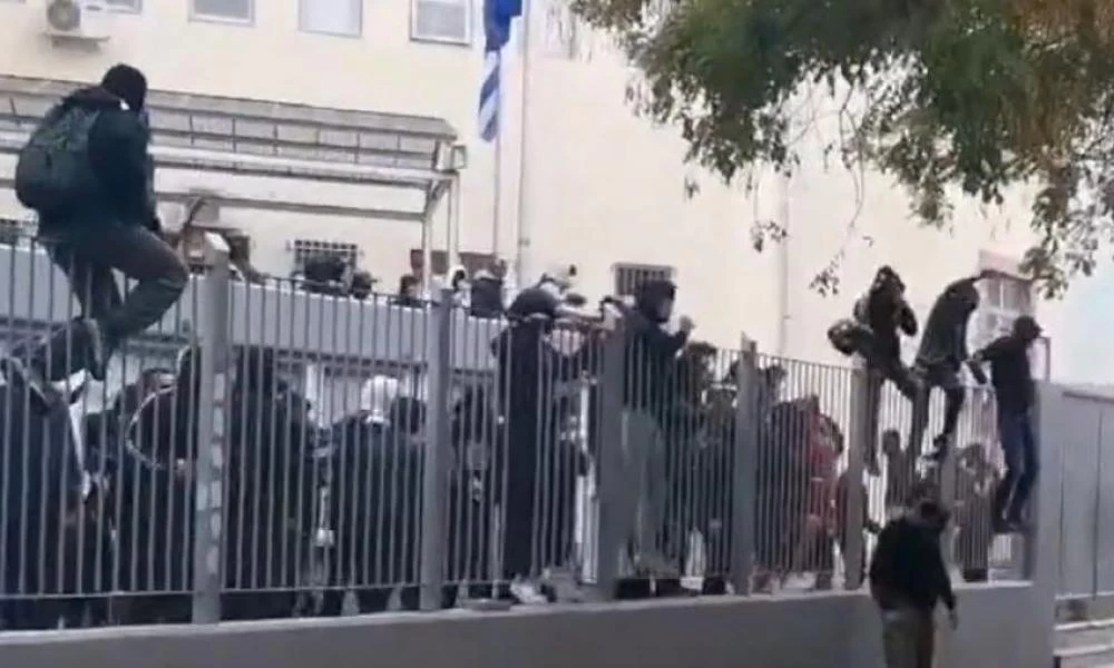 ΕΠΑΛ Σταυρούπολης: Νέος πετροπόλεμος και χημικά
